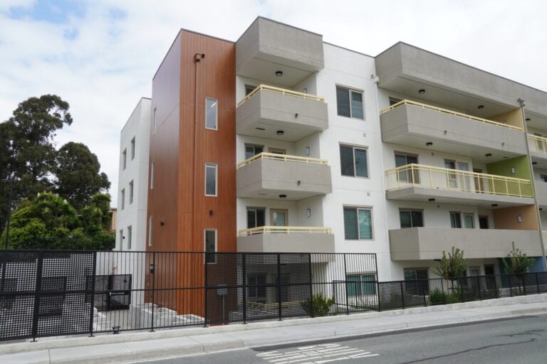 Fast Plank aluminum siding installation on Vista Wood apartment complex by Heritage Exteriors