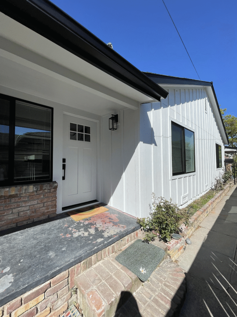 James Hardie board and batten siding with Amsco windows on Downtown Sacramento home