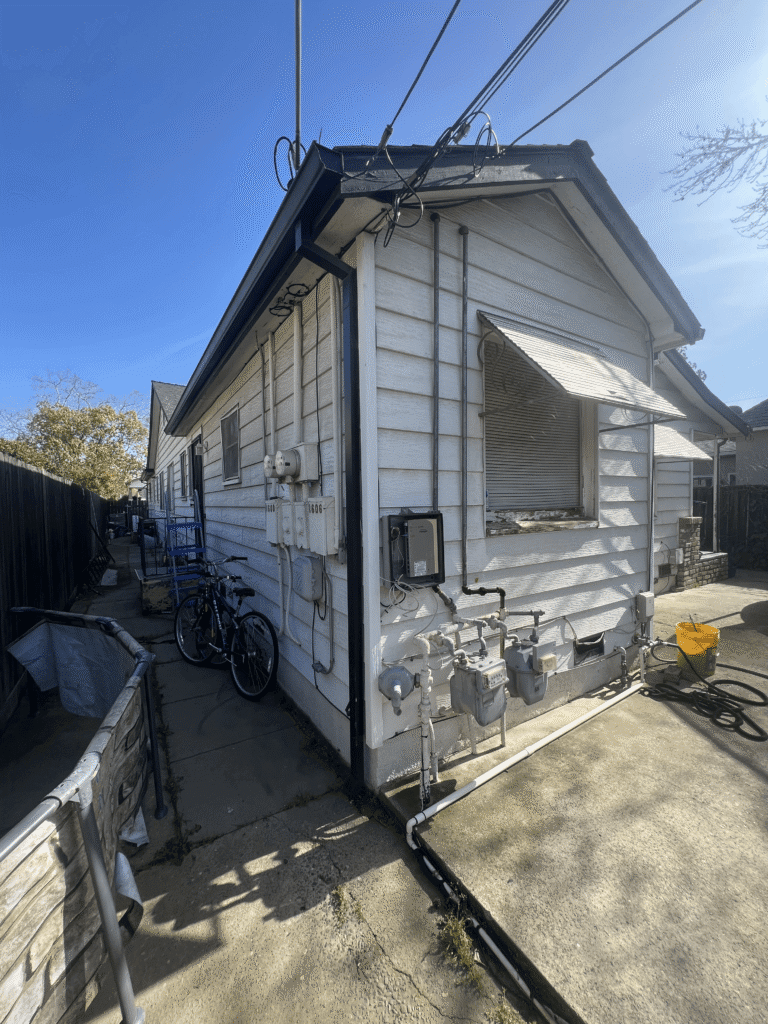 James Hardie board and batten siding with Amsco windows on Downtown Sacramento home