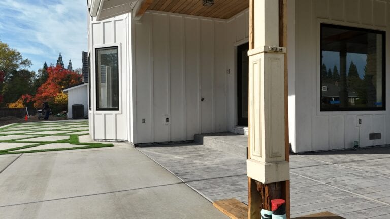 Side elevation of Granite Bay home with new fiber cement siding by Heritage Exteriors