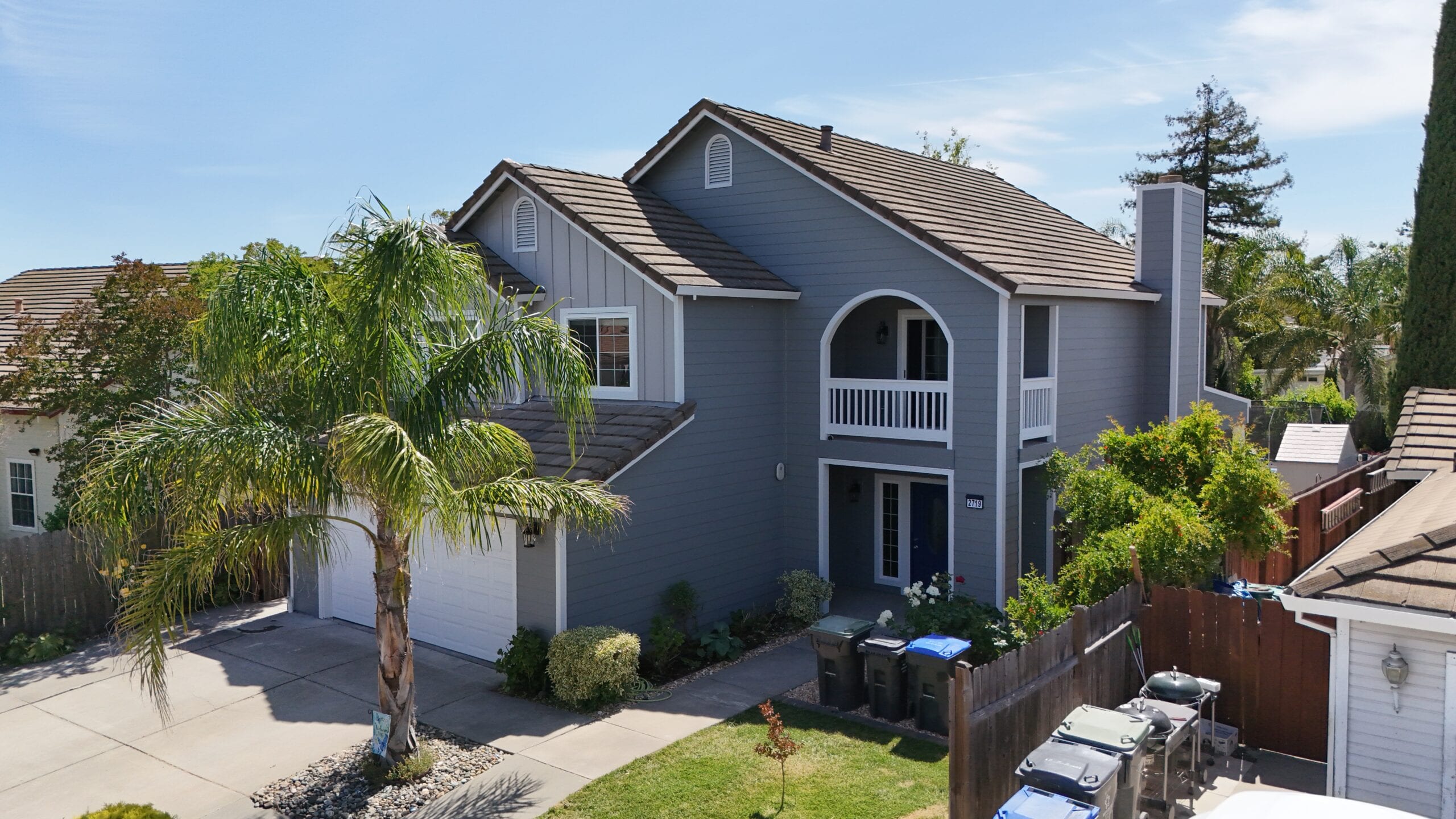 New James Hardie siding and trim detail on Fairfield home exterior